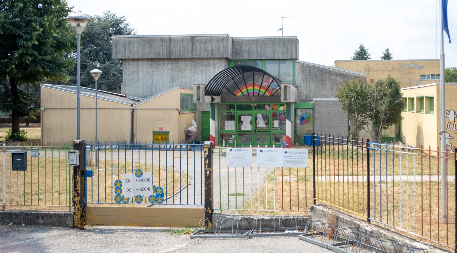 Foto della sede della scuola primaria Don Minzoni